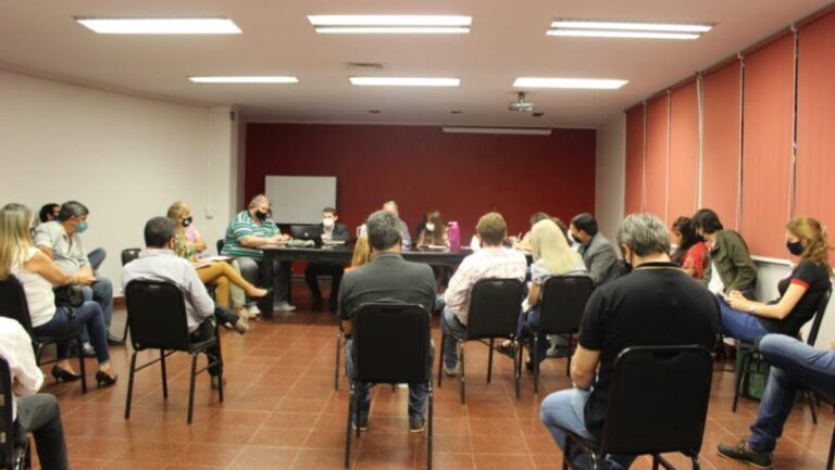 El gobierno formalizó la oferta del 20% a UDPM y la Mesa de Diálogo