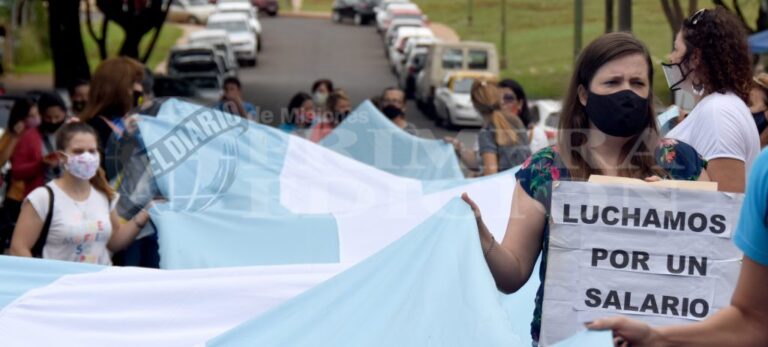 Docentes iniciaron un nuevo paro con movilización hasta el CGE