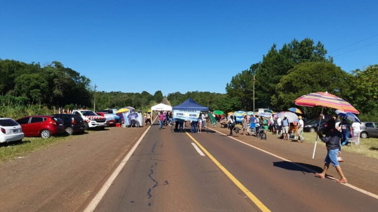 Gremios docentes volverán a realizar hoy más cortes sobre las rutas 12 y 14