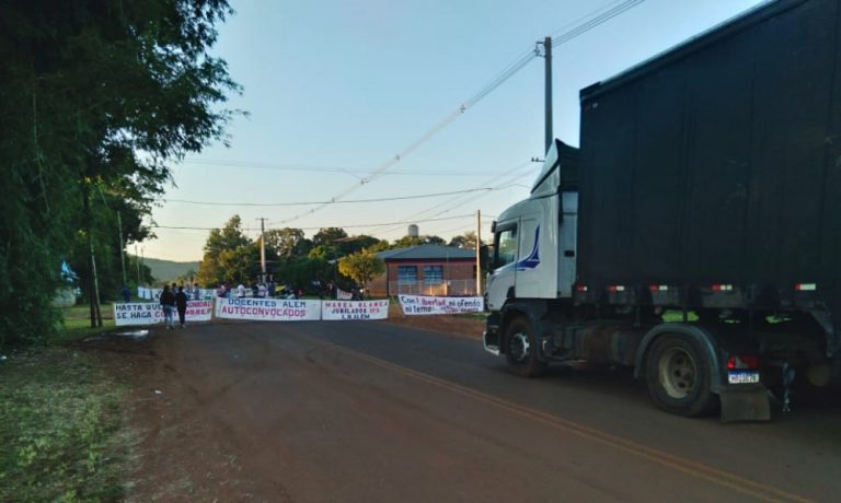 Docentes en lucha cortan los pasos internacionales en San Javier y Alba Posse