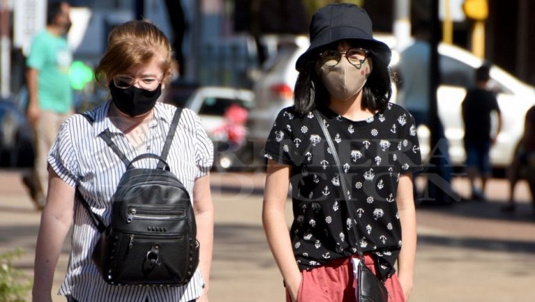 Misiones vacuna a los menores de 40 años con factores de riesgo