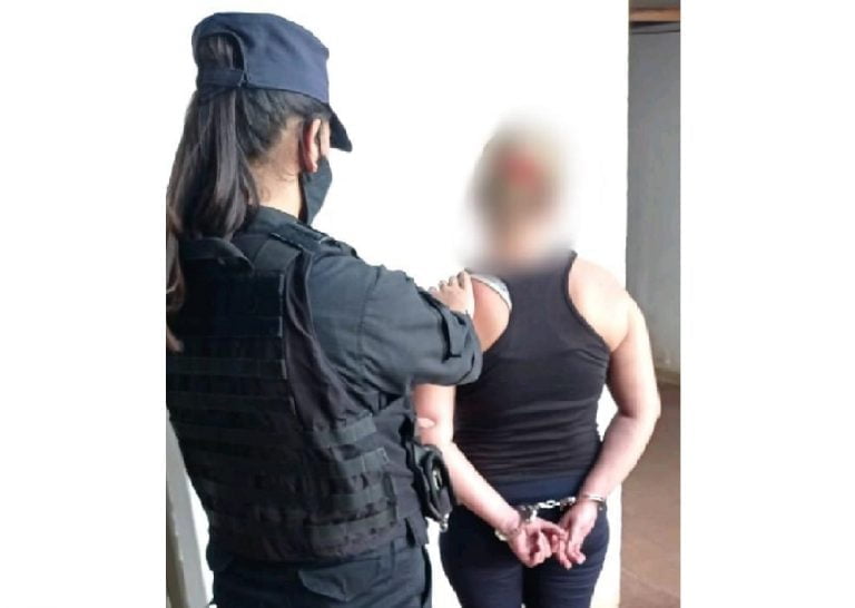 Mujer atacó con un cuchillo a un hombre y terminó tras las rejas