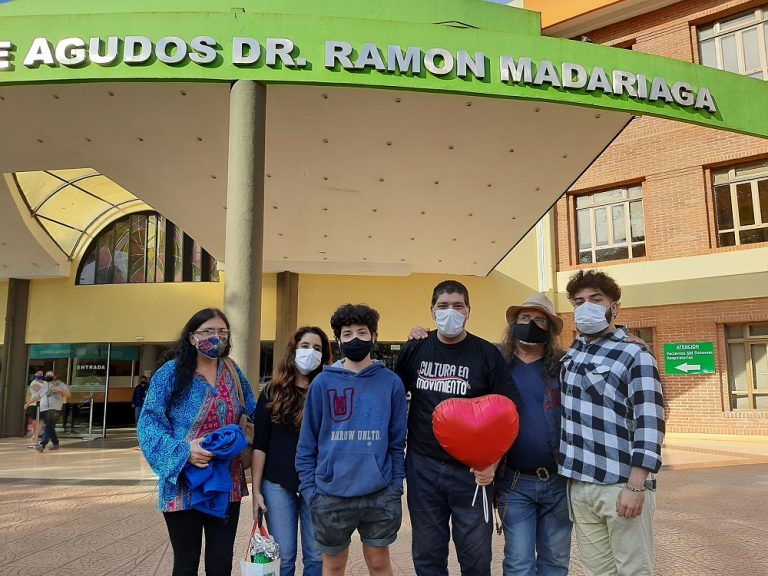 Dieron de alta a Joselo Schuap tras más de un mes internado por COVID