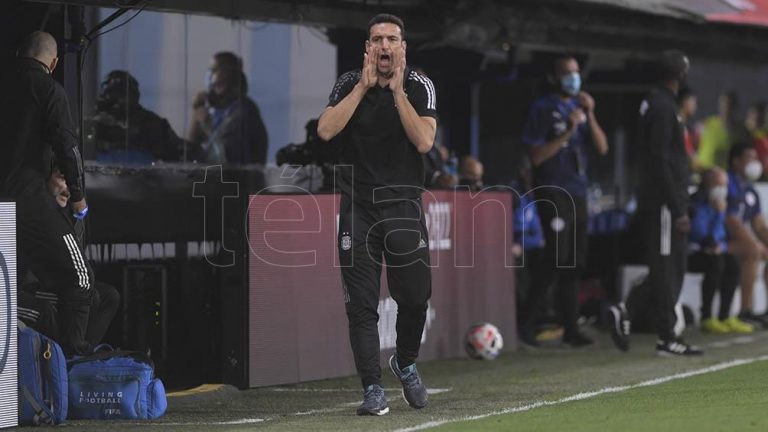 Cristian Romero trabajó con normalidad y puede volver ante Uruguay