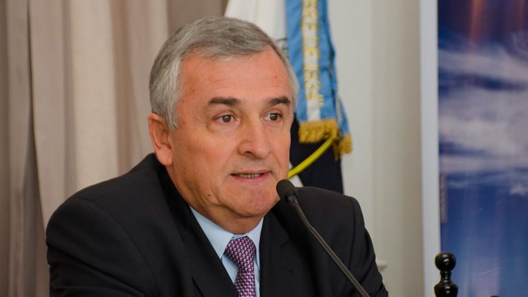 Denuncian que Gerardo Morales «guardó vacunas» para hacerlas coincidir con la campaña electoral