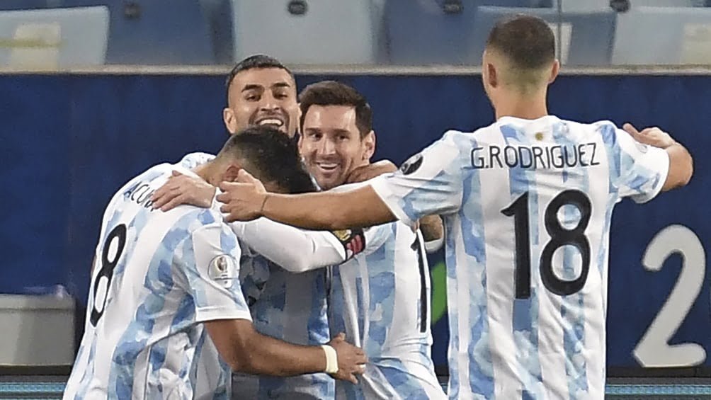 Argentina goleó, ganó su grupo y jugará ante Ecuador

