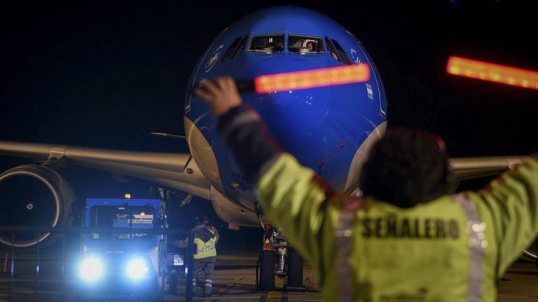 Aerolíneas Argentinas lleva realizados un total de 19 vuelos a Moscú en los que se transportaron 9.473.290 dosis de la vacuna producida por el Instituto Gamaleya.