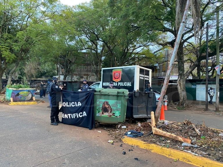 Bebé hallado en un contenedor de basura fue estrangulado