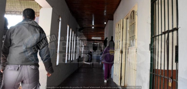 Vacunan a los presos mayores de 40 años y con factores de riesgo