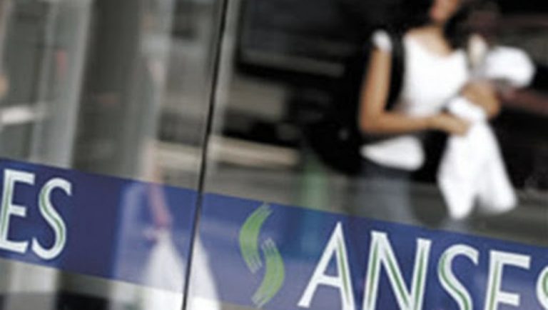 Desde hoy, 880 mil beneficiarios de la AUH cobrarán un plus de más de 7 mil pesos