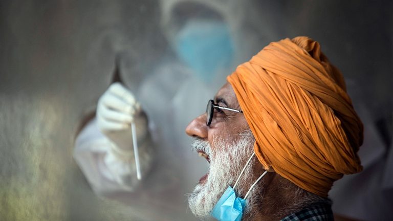 India superó los 400.000 muertos y la variante Delta se expande en el mundo