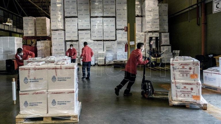 Llegó otro vuelo de Aerolíneas con más de 760 mil dosis de Sinopharm