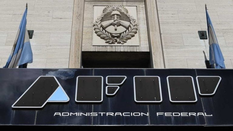 Programa ATP: 2.000 empresas deberán devolverle al estado la ayuda salarial que cobraron por haber comprado dólares