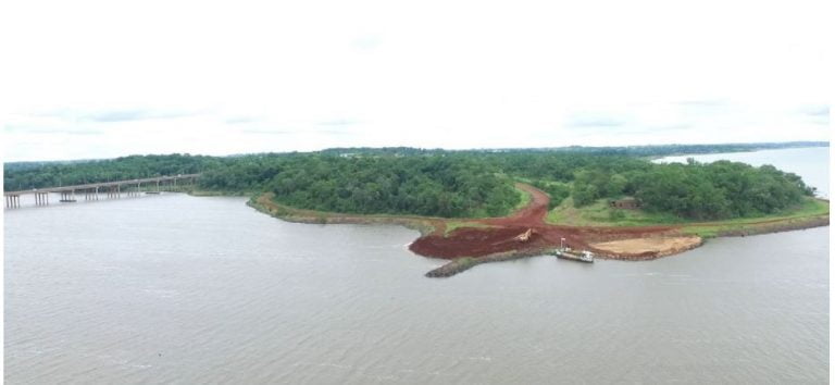 Arenera instalada en la costa de Garupá resiste en terrenos del Estado Nacional