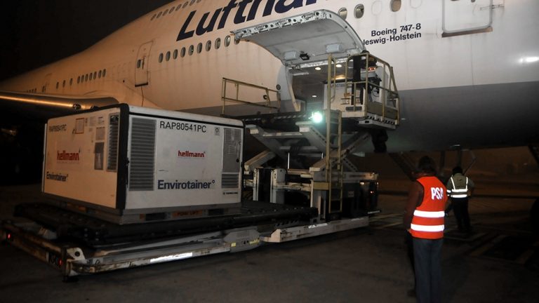 Llegaron 1.917.000 dosis de Sinopharm y AstraZeneca