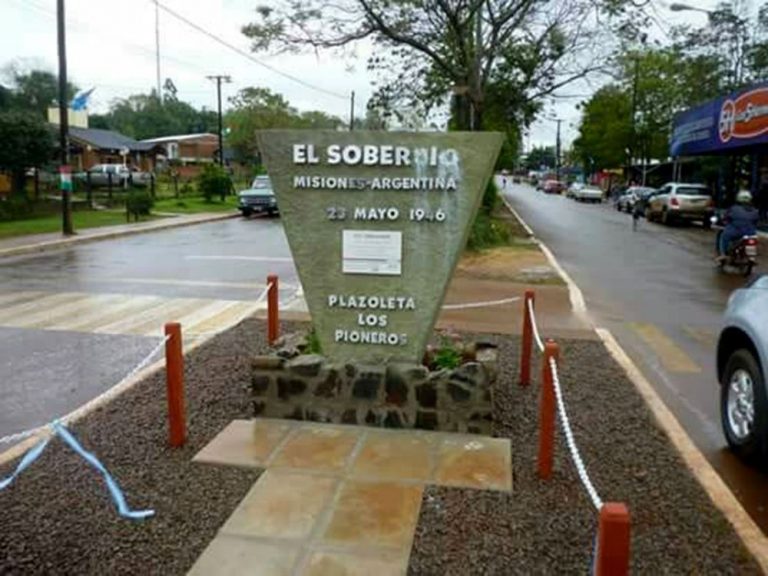 Unas 10.000 familias de El Soberbio viven en riesgo de desalojo