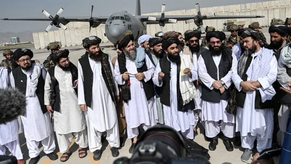 Los talibanes, al frente de Afganistán por segunda vez en su historia, formaron un Gobierno marcado por la falta de mujeres y de representantes de minorías.
