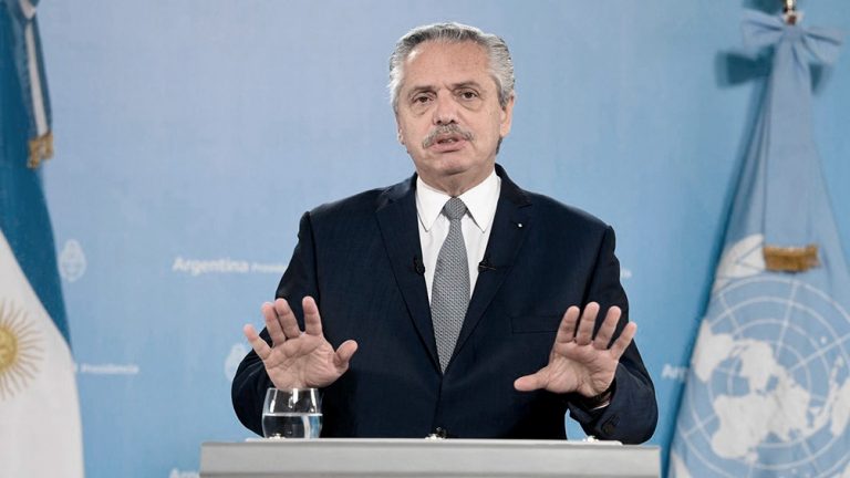 Fernández criticó el «endeudamiento tóxico e irresponsable» de Cambiemos con el FMI