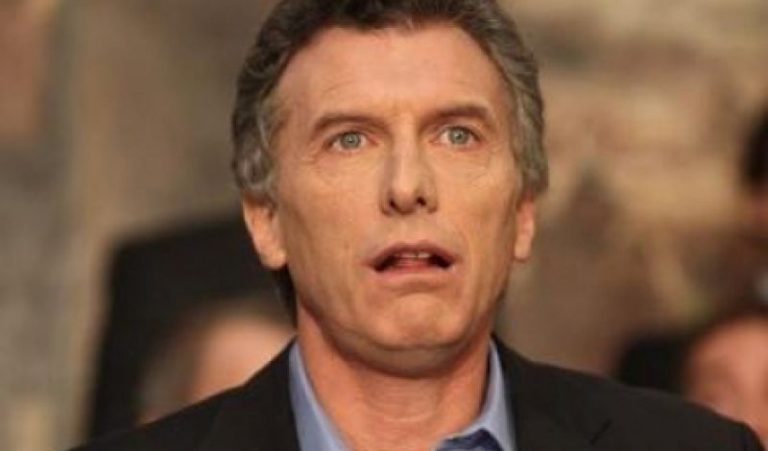 Macri cometió 6 errores de ortografía en un apunte y estallaron los memes en las redes