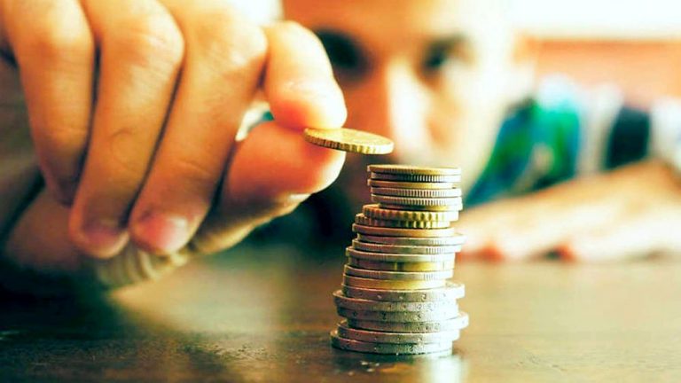 Presentan proyecto para subir salarios por decreto