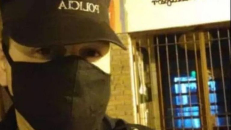 Mujer se suicidó arrojándose bajo un tren y su hijo policía, al enterarse, se mató de un tiro frente a comisaría