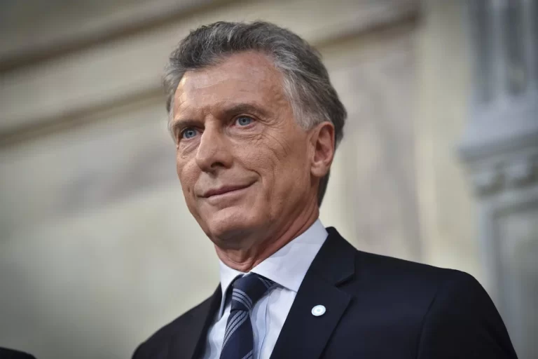 Mauricio Macri volvió a la Argentina y evalúa si declara o no en la causa por el espionaje al ARA San Juan