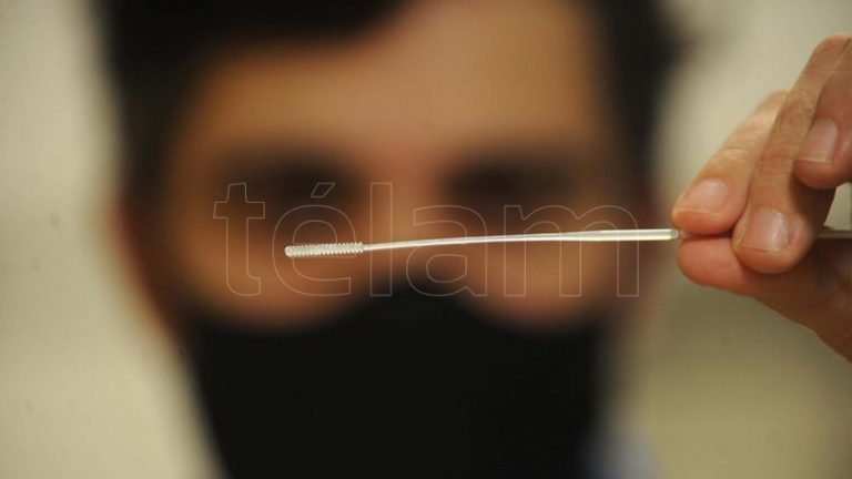 Venden en Países Bajos un kit para «autocontagiarse» la Covid-19