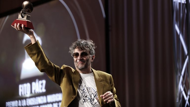 Fito Páez recibió el Grammy Latino por ser «parte del gran laboratorio artístico argentino»