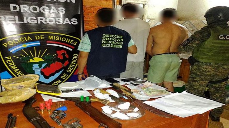 Tras un allanamiento, secuestraron marihuana, cocaína, celulares y armas en Posadas