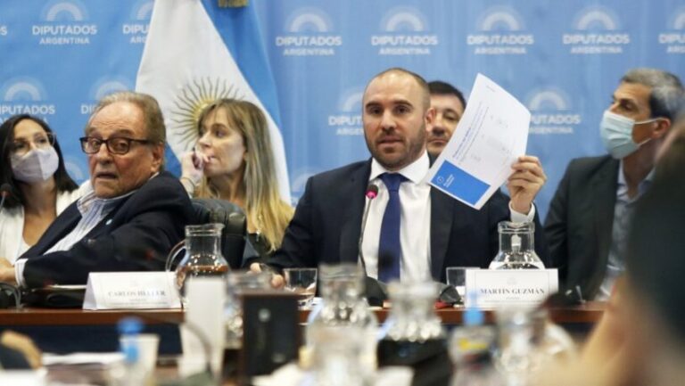 El gobierno aumentará las tarifas de luz y gas un 20%