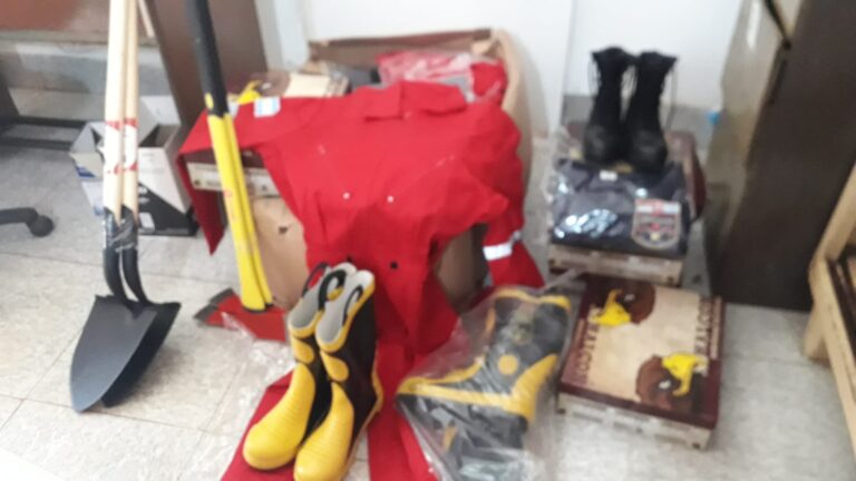 Bomberos Voluntarios suma herramientas y elementos de proteccion para el personal