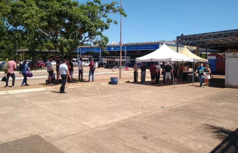 ¿Qué debo presentar en la frontera al volver de vacaciones desde Brasil?