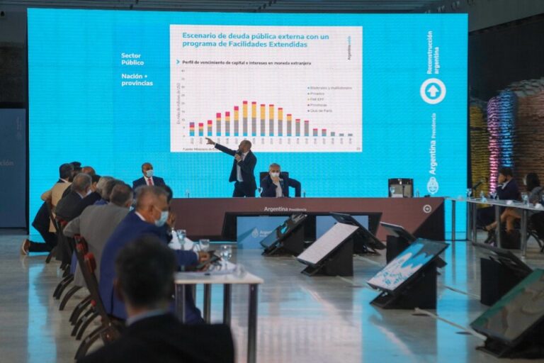 Cuáles son las consecuencias de acordar o no con el FMI