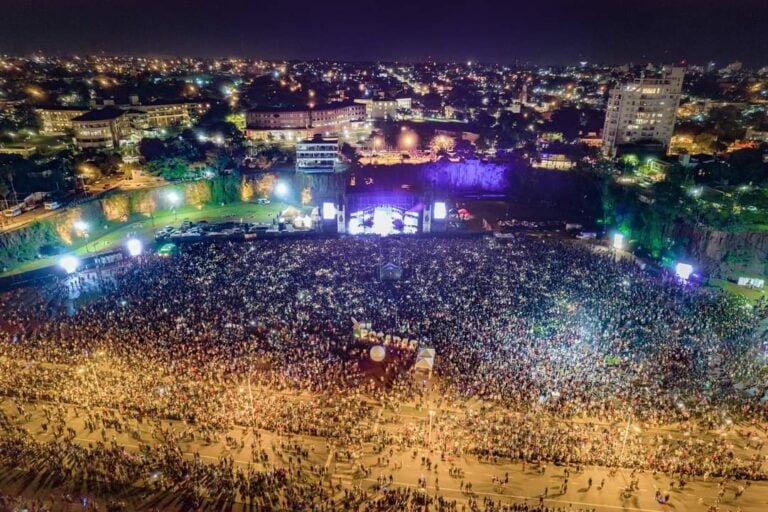 Afirman que hay más posibilidad de contagios con el mate que en los eventos masivos