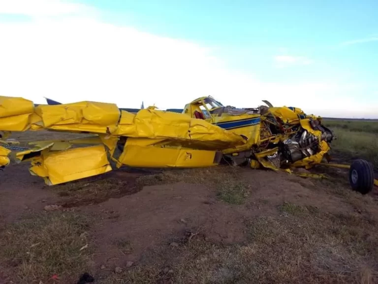 Cayó una avioneta hidrante que asistía a un incendio en Santo Tomé