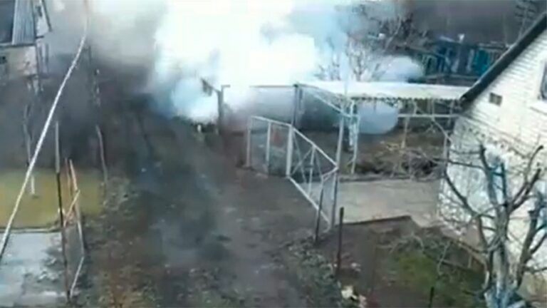 Comenzaron los bombardeos rusos en Ucrania y crece la tensión mundial