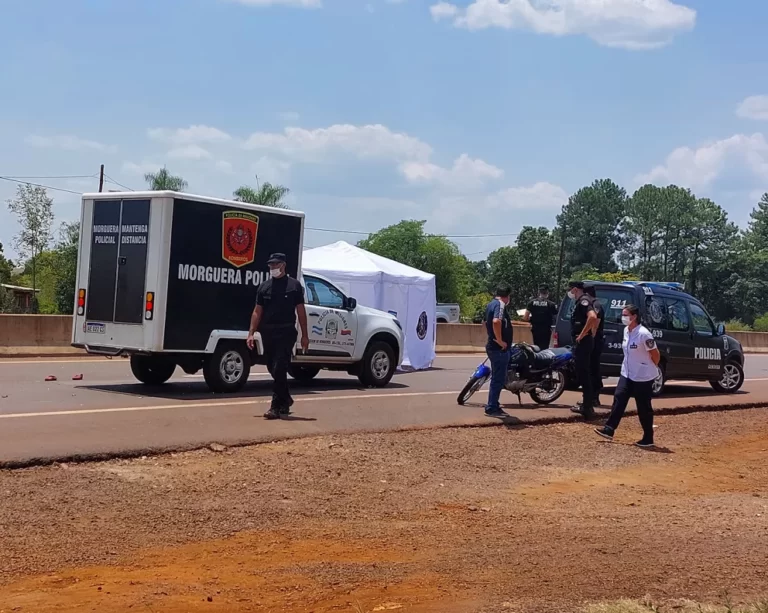 Joven motociclista murió en el acto al atropellar un caballo en Candelaria