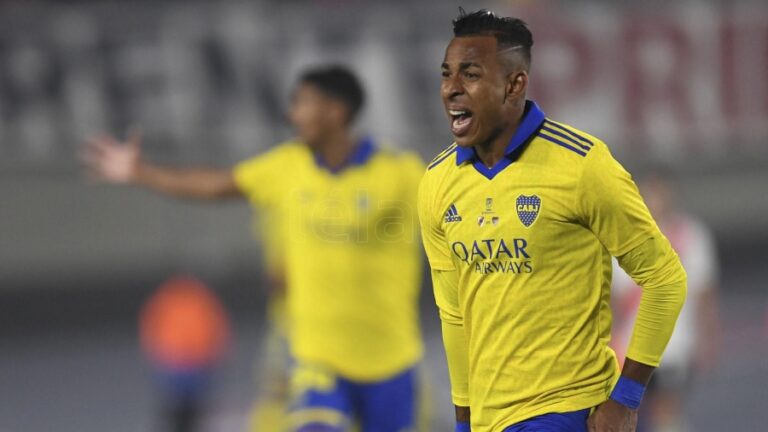 Boca, con una gran noche de Rossi, aprovechó un error de River y triunfó en Núñez