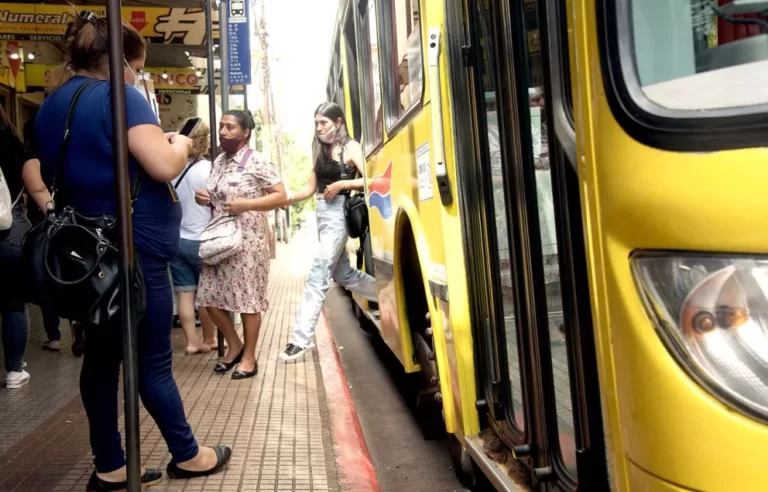 Rige el aumento del boleto y se reavivó el reclamo por mayores frecuencias