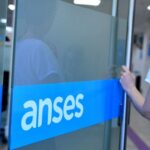 Para recibir el refuerzo quienes estn contemplados debern anotarse en la pgina de ANSES Foto Archivo