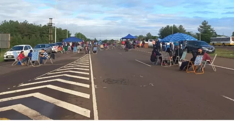 Corte en ruta 12 en el acceso a Cerro Corá