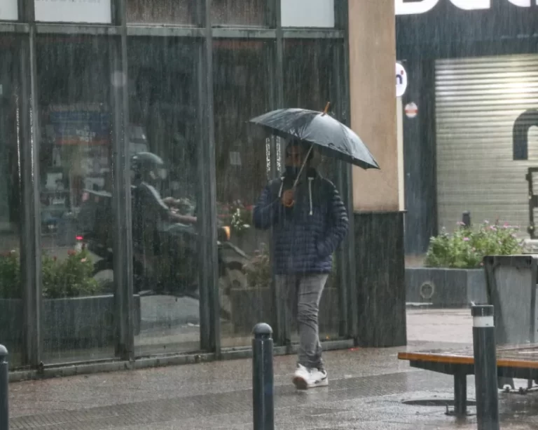 En Posadas cayeron 90 milímetros de agua y continúa el alerta por fuertes lluvias y tormentas