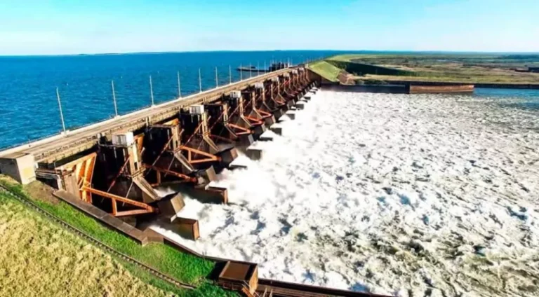 Consejeros designados por Macri impiden funcionamiento de la EBY