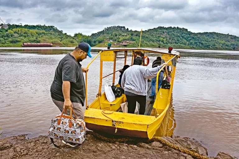 El lunes volverán los cruces con lancha en comunas limítrofes con Paraguay