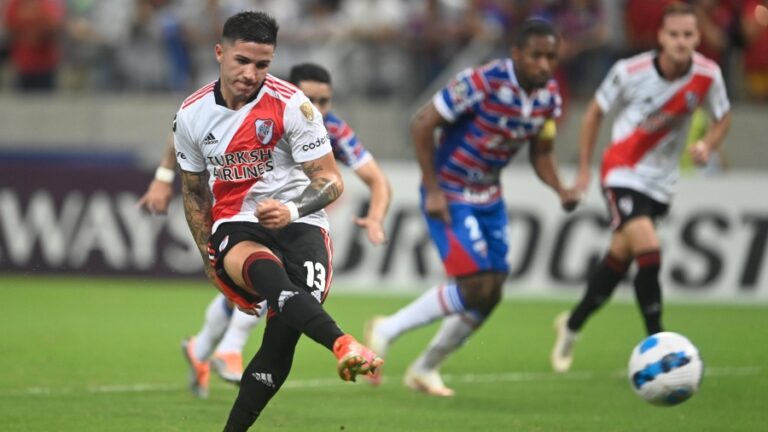 River, con un partidazo de Armani, empató ante Fortaleza