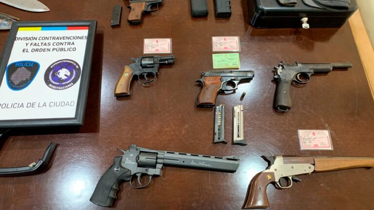 Detuvieron al cirujano Ferriols por amenazar a una de sus hijas y le secuestraron armas