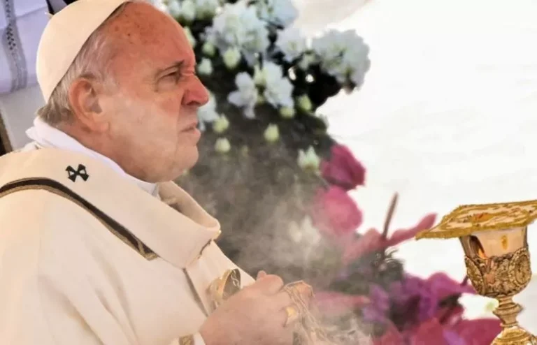 Francisco dijo que quiere «ir a Moscú a encontrar a Putin» para pedirle que frene la guerra