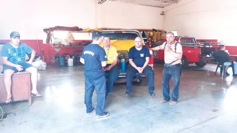 Bomberos voluntarios de Candelaria tomaron el cuartel y serían dados de baja