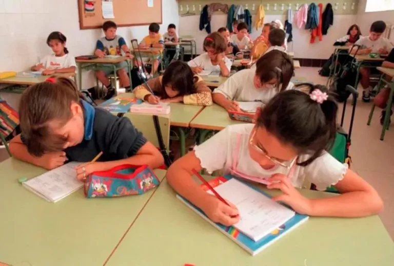 Misiones hará una prueba piloto del horario extendido en 50 escuelas