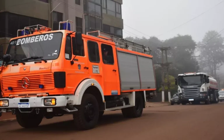Acto, ascenso y caravana, para reconocer la heroica labor de los bomberos voluntarios
